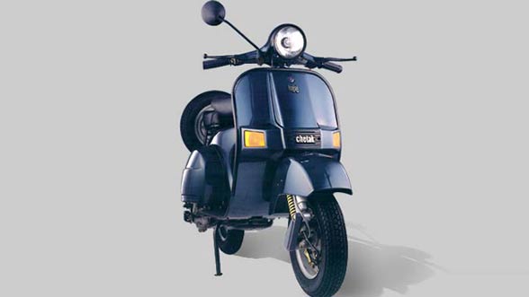 bajaj chetak scooter tyre size